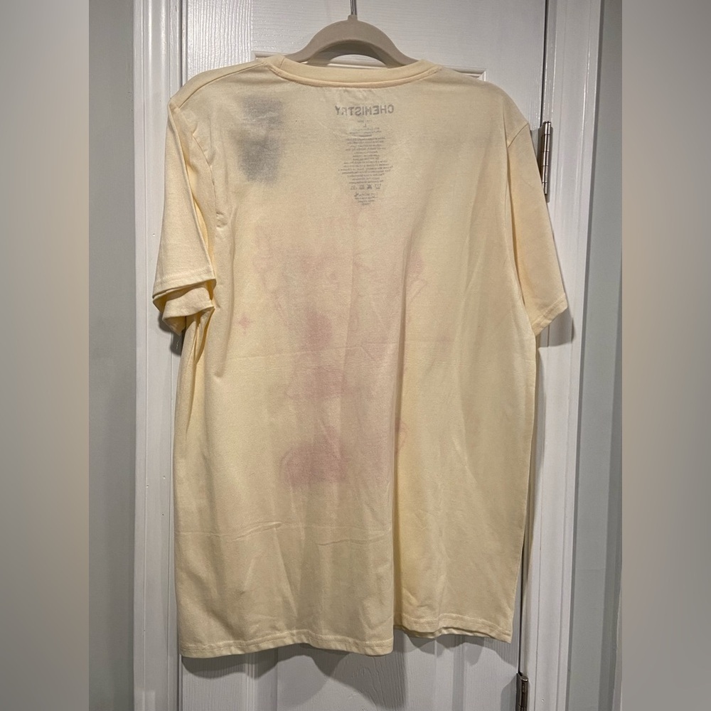 NWT Chemistry Size L Red Smiling Pizza Man Cream Short Sleeve Crew Tee Shirt - Picture 8 of 11